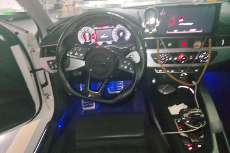 Used Audi A4L 2020 40 TFSI Fashion Dynamic Model Steering Wheel