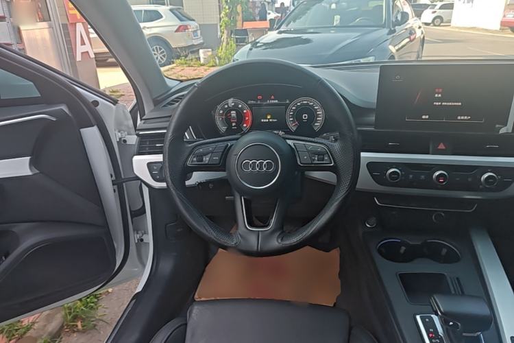 Used Audi A4L 2020 40 TFSI Fashion Dynamic Model Steering Wheel