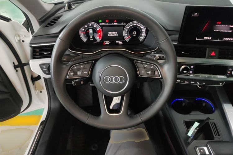 Used Audi A4L 2020 40 TFSI quattro Luxury Dynamic Model Steering Wheel