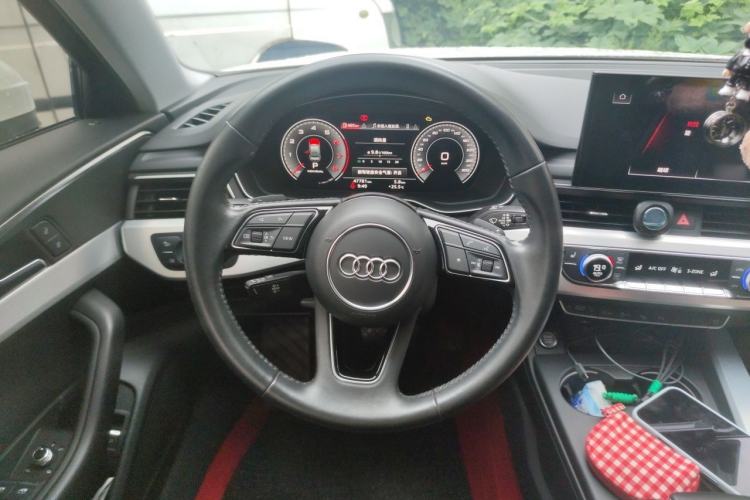 Used Audi A4L 2020 40 TFSI Luxury Dynamic Model Steering Wheel