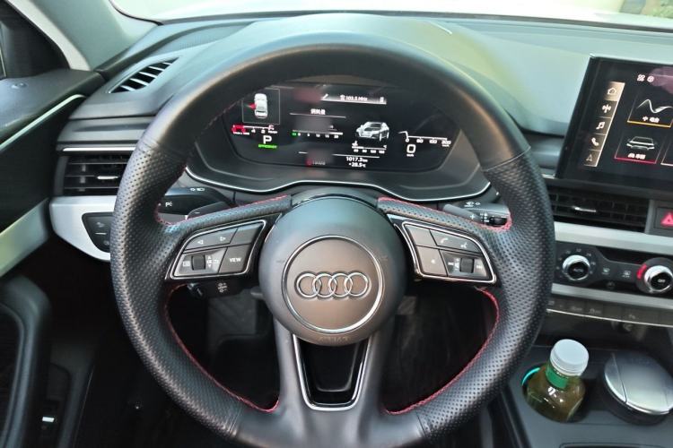 Used Audi A4L 2020 40 TFSI Fashion Dynamic Model Steering Wheel