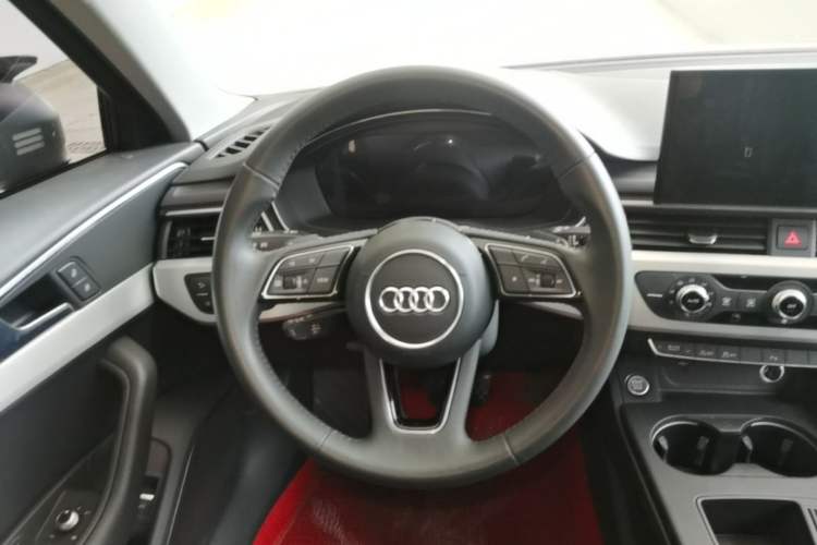 Used Audi A4L 2020 40 TFSI Fashion Dynamic Model Steering Wheel