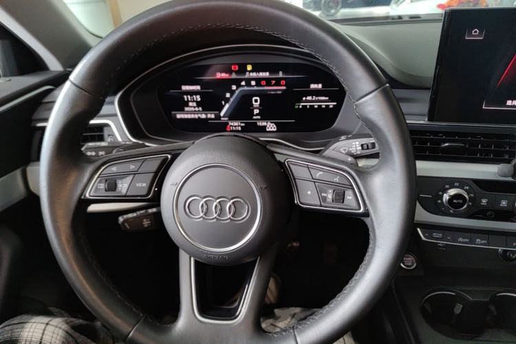 Used Audi A4L 2020 40 TFSI Luxury Dynamic Model Steering Wheel