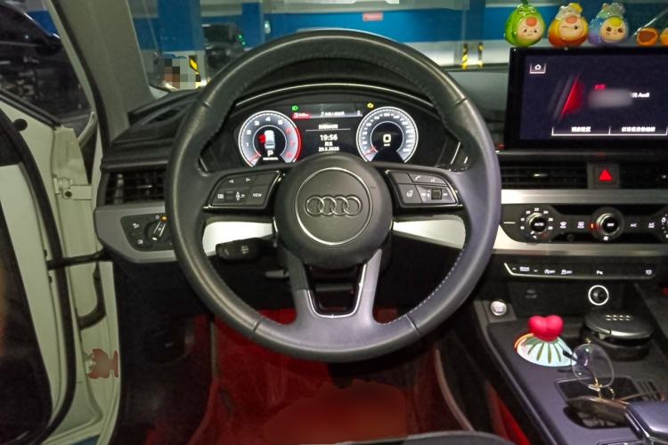 Used Audi A4L 2020 40 TFSI Fashion Dynamic Model Steering Wheel