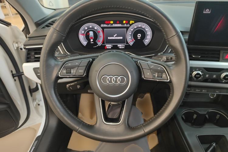 Used Audi A4L 2020 40 TFSI Fashion Dynamic Model Steering Wheel