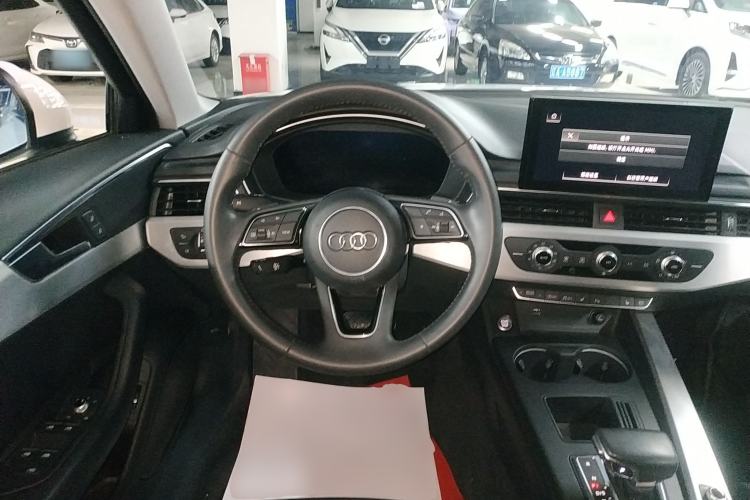 Used Audi A4L 2020 40 TFSI Fashion Dynamic Model Steering Wheel