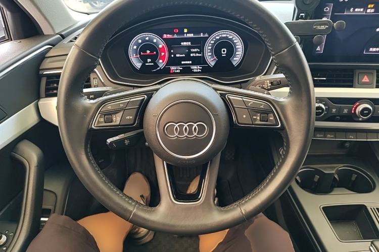 Used Audi A4L 2020 40 TFSI Fashion Dynamic Model Steering Wheel