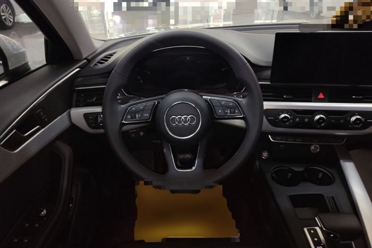 Used Audi A4L 2020 40 TFSI Fashionable and Elegant Model Steering Wheel