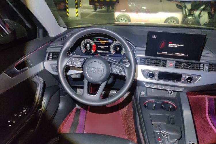 Used Audi A4L 2020 40 TFSI Fashionable and Elegant Model Steering Wheel
