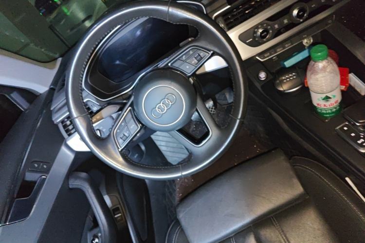 Used Audi A4L 2020 40 TFSI Fashion Dynamic Model Steering Wheel