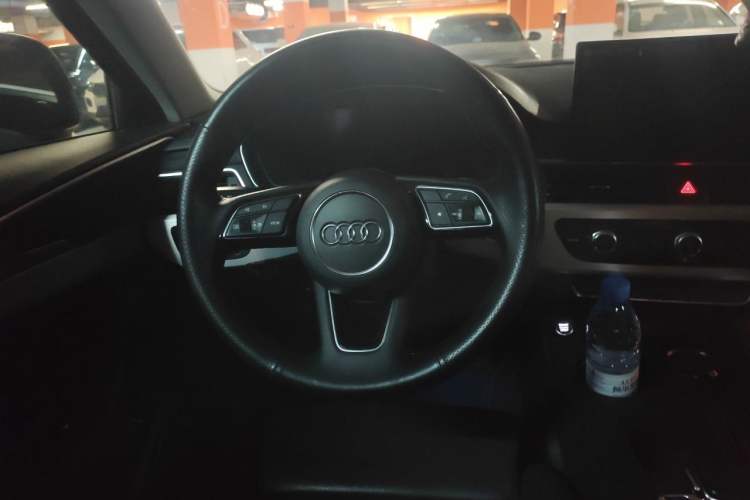 Used Audi A4L 2020 40 TFSI Fashion Dynamic Model Steering Wheel