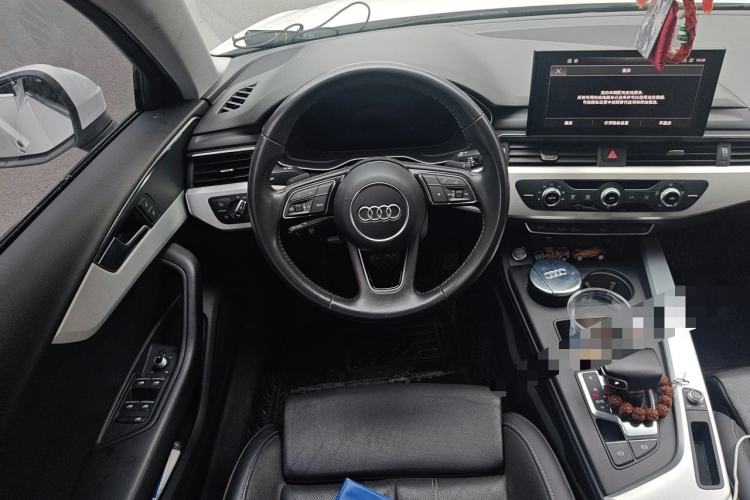 Used Audi A4L 2020 40 TFSI Fashion Dynamic Model Steering Wheel