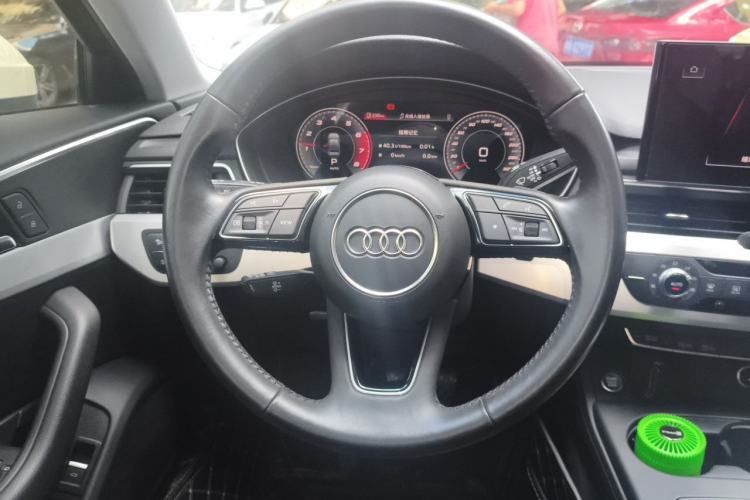 Used Audi A4L 2020 40 TFSI Fashion Dynamic Model Steering Wheel