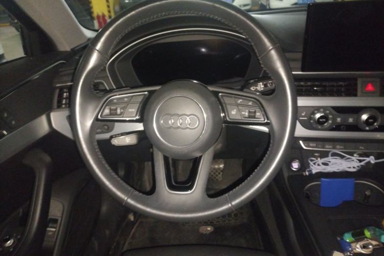 Used Audi A4L 2020 40 TFSI Fashion Dynamic Model Steering Wheel