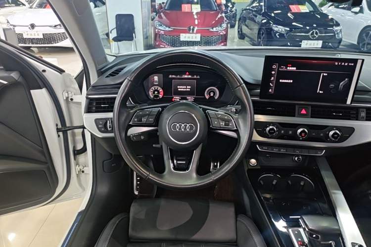 Used Audi A4L 2020 40 TFSI Fashion Dynamic Model Steering Wheel