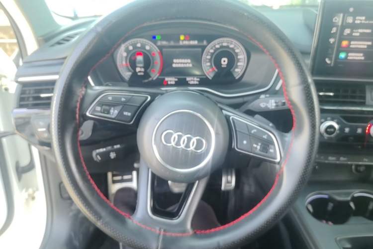 Used Audi A4L 2020 40 TFSI Fashion Dynamic Model Steering Wheel