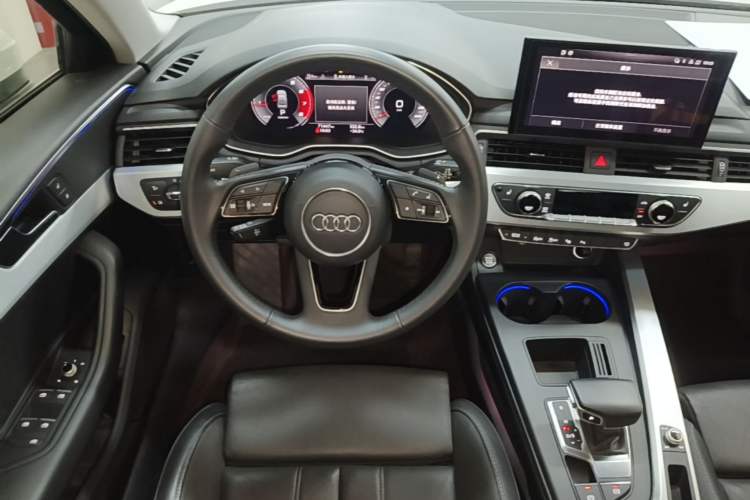 Used Audi A4L 2020 40 TFSI quattro Luxury Dynamic Model Steering Wheel