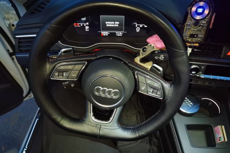 Used Audi A4L 2020 40 TFSI Luxury Dynamic Model Steering Wheel