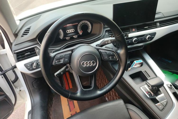 Used Audi A4L 2020 40 TFSI Fashion Dynamic Model Steering Wheel
