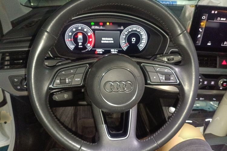 Used Audi A4L 2020 40 TFSI Fashion Dynamic Model Steering Wheel