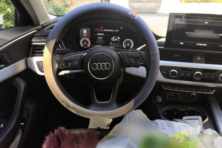 Used Audi A4L 2020 40 TFSI Luxury Dynamic Model Steering Wheel