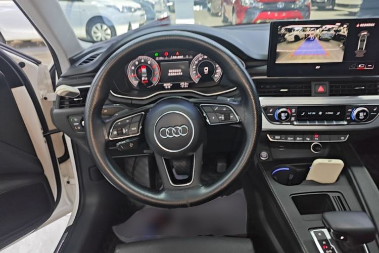 Used Audi A4L 2020 40 TFSI Luxury Dynamic Model Steering Wheel