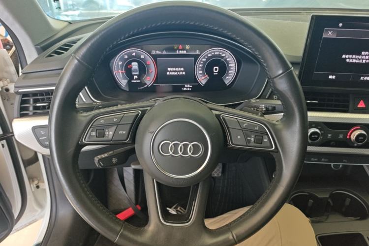 Used Audi A4L 2020 40 TFSI Fashionable and Elegant Model Steering Wheel