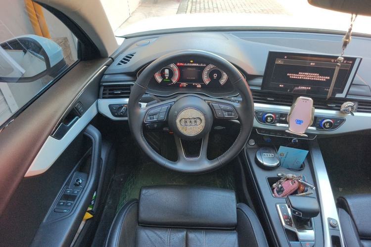 Used Audi A4L 2020 40 TFSI Luxury Dynamic Model Steering Wheel
