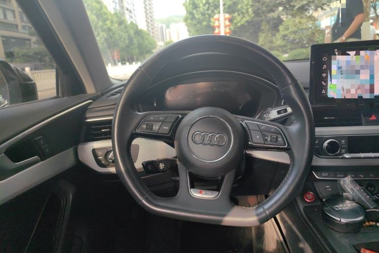 Used Audi A4L 2020 40 TFSI Luxury Dynamic Model Steering Wheel