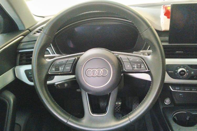 Used Audi A4L 2020 40 TFSI Fashion Dynamic Model Steering Wheel
