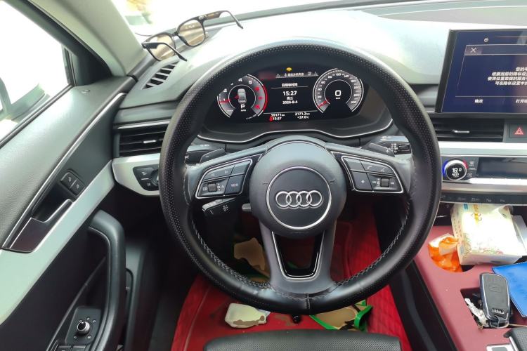 Used Audi A4L 2020 40 TFSI quattro Luxury Dynamic Model Steering Wheel