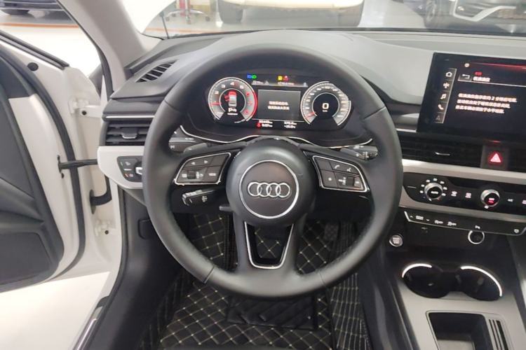 Used Audi A4L 2020 40 TFSI Fashion Dynamic Model Steering Wheel