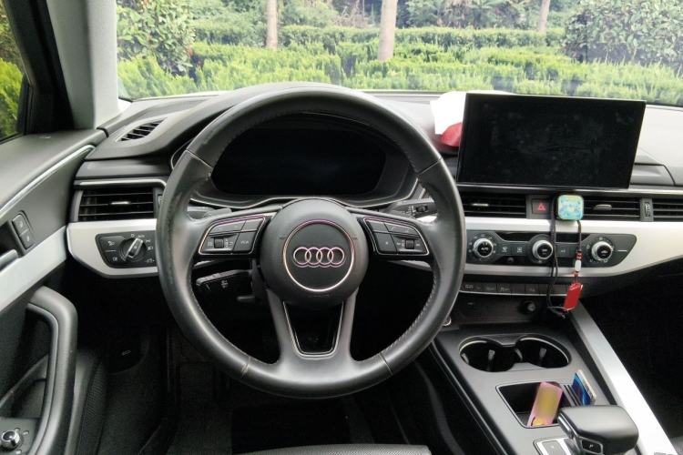 Used Audi A4L 2020 40 TFSI Fashion Dynamic Model Steering Wheel
