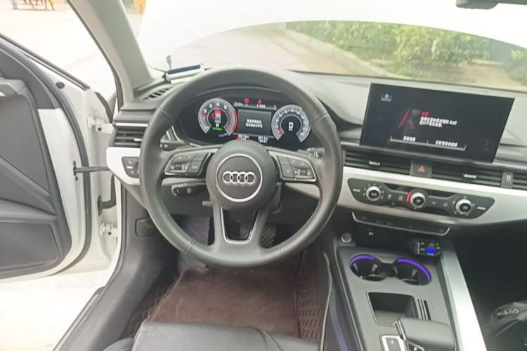 Used Audi A4L 2020 40 TFSI Fashion Dynamic Model Steering Wheel