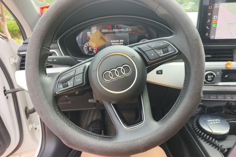 Used Audi A4L 2020 40 TFSI Luxury Dynamic Model Steering Wheel