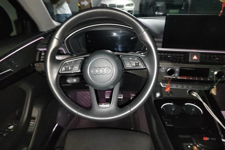 Used Audi A4L 2020 40 TFSI Luxury Dynamic Model Steering Wheel