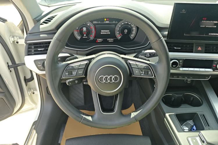 Used Audi A4L 2020 40 TFSI Luxury Dynamic Model Steering Wheel