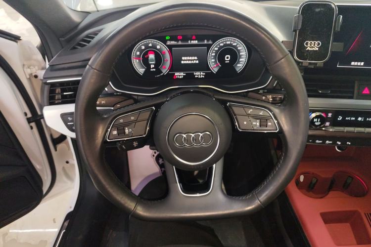 Used Audi A4L 2020 40 TFSI Luxury Dynamic Model Steering Wheel