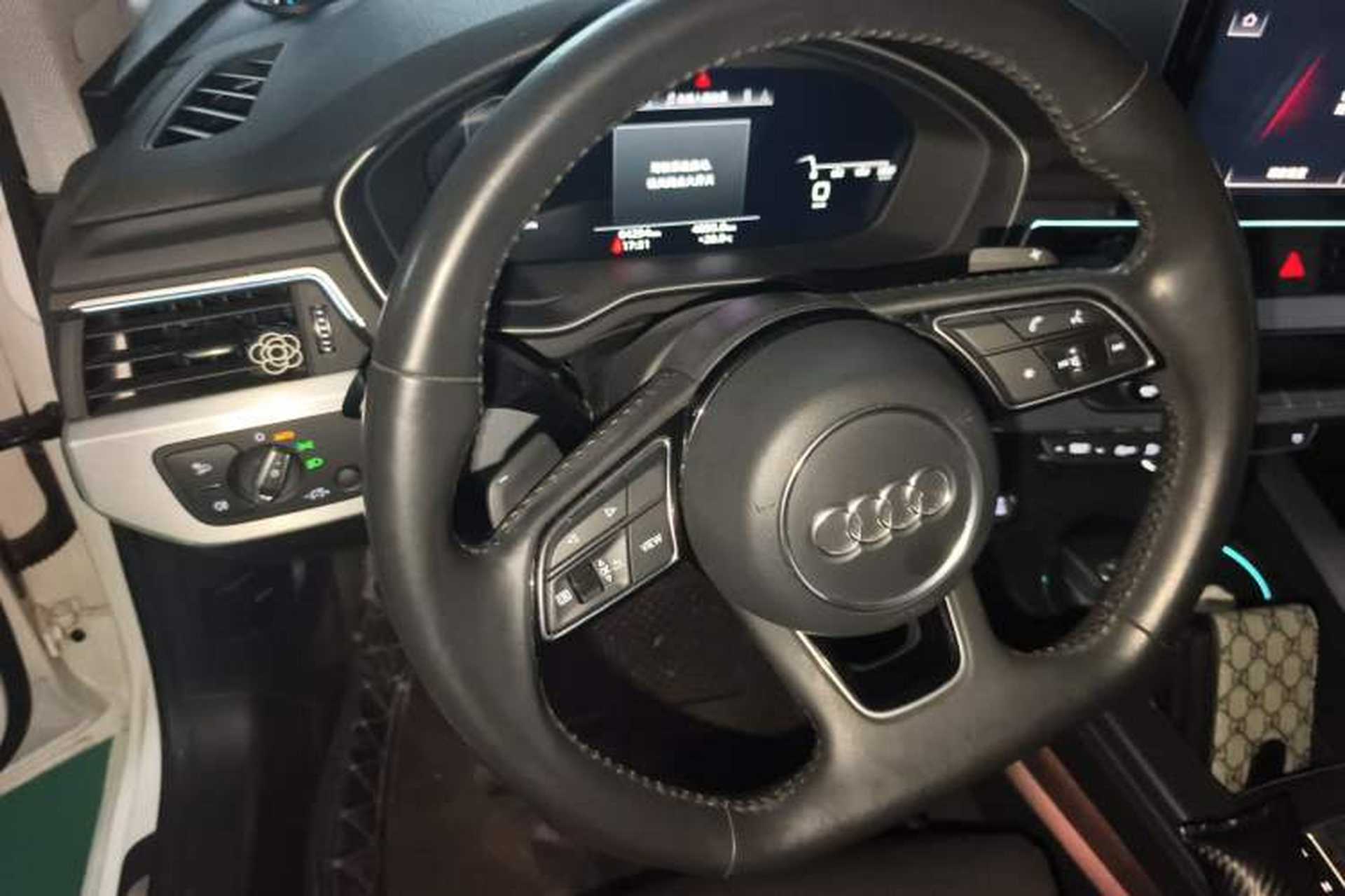 Used Audi A4L 2020 40 TFSI Fashion Dynamic Model Steering Wheel