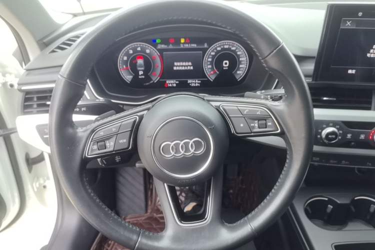 Used Audi A4L 2020 40 TFSI Fashion Dynamic Model Steering Wheel
