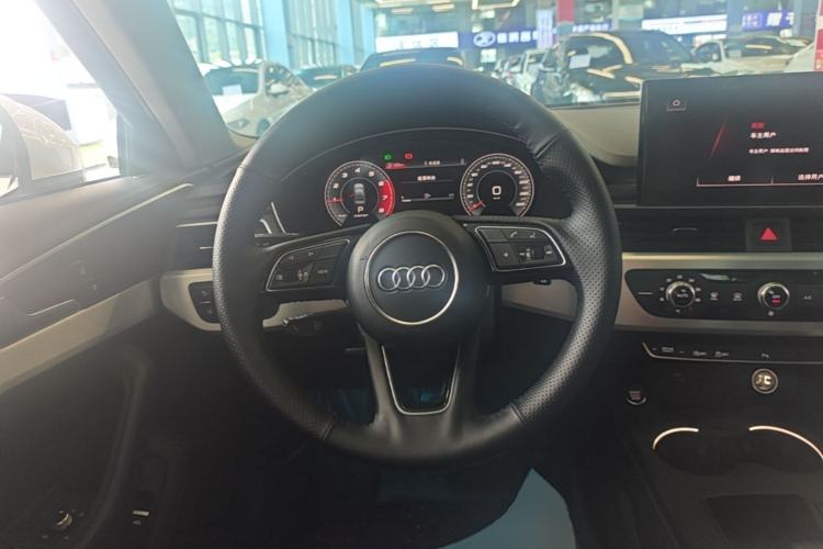 Used Audi A4L 2020 40 TFSI Fashion Dynamic Model Steering Wheel