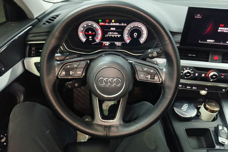 Used Audi A4L 2020 40 TFSI Fashion Dynamic Model Steering Wheel