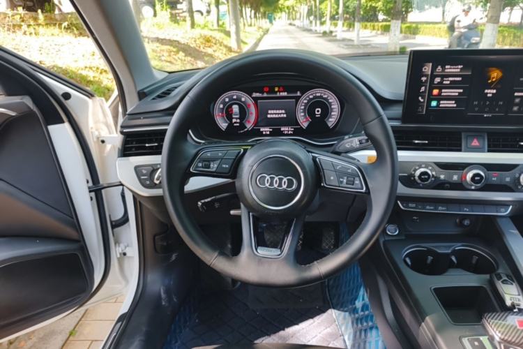 Used Audi A4L 2020 40 TFSI Fashion Dynamic Model Steering Wheel