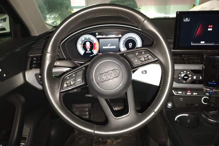 Used Audi A4L 2020 40 TFSI Fashion Dynamic Model Steering Wheel