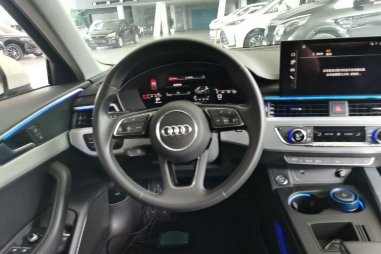Used Audi A4L 2020 40 TFSI Fashion Dynamic Model Steering Wheel