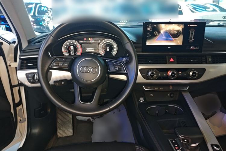Used Audi A4L 2020 40 TFSI Fashionable and Elegant Model Steering Wheel
