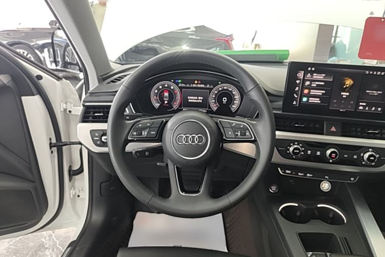 Used Audi A4L 2020 40 TFSI Fashion Dynamic Model Steering Wheel