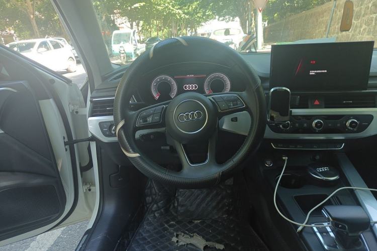 Used Audi A4L 2020 40 TFSI Fashion Dynamic Model Steering Wheel