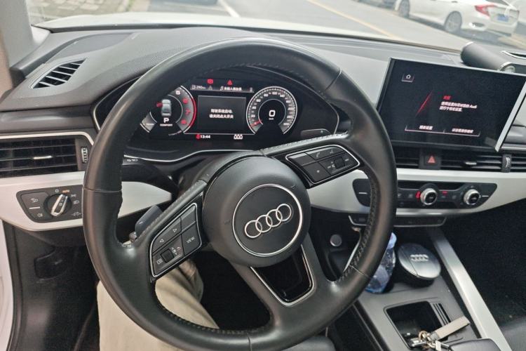 Used Audi A4L 2020 40 TFSI Fashion Dynamic Model Steering Wheel