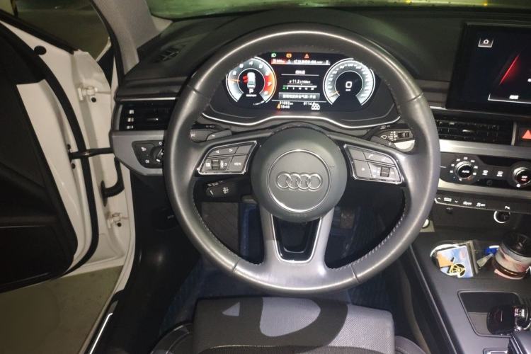 Used Audi A4L 2020 40 TFSI Fashion Dynamic Model Steering Wheel